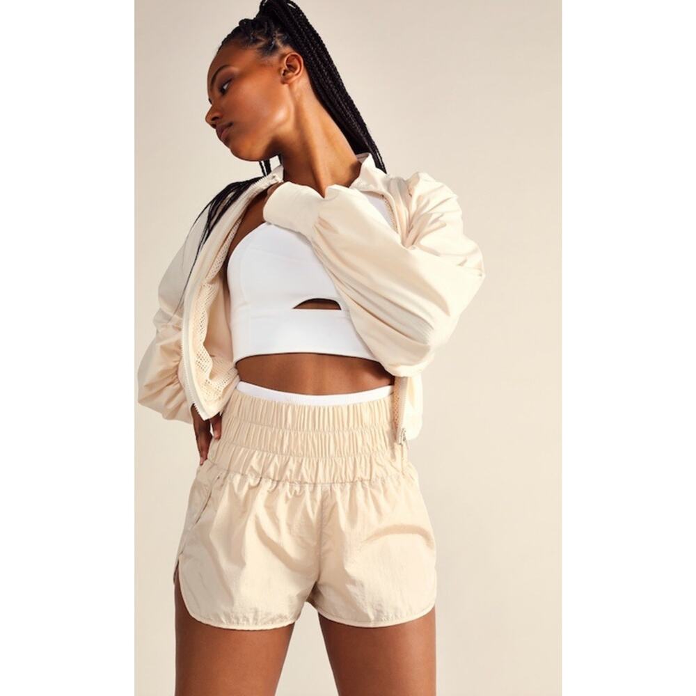 Free People The Way Home Short in Tahitian Vanilla Ivory Activewear Size S NWT